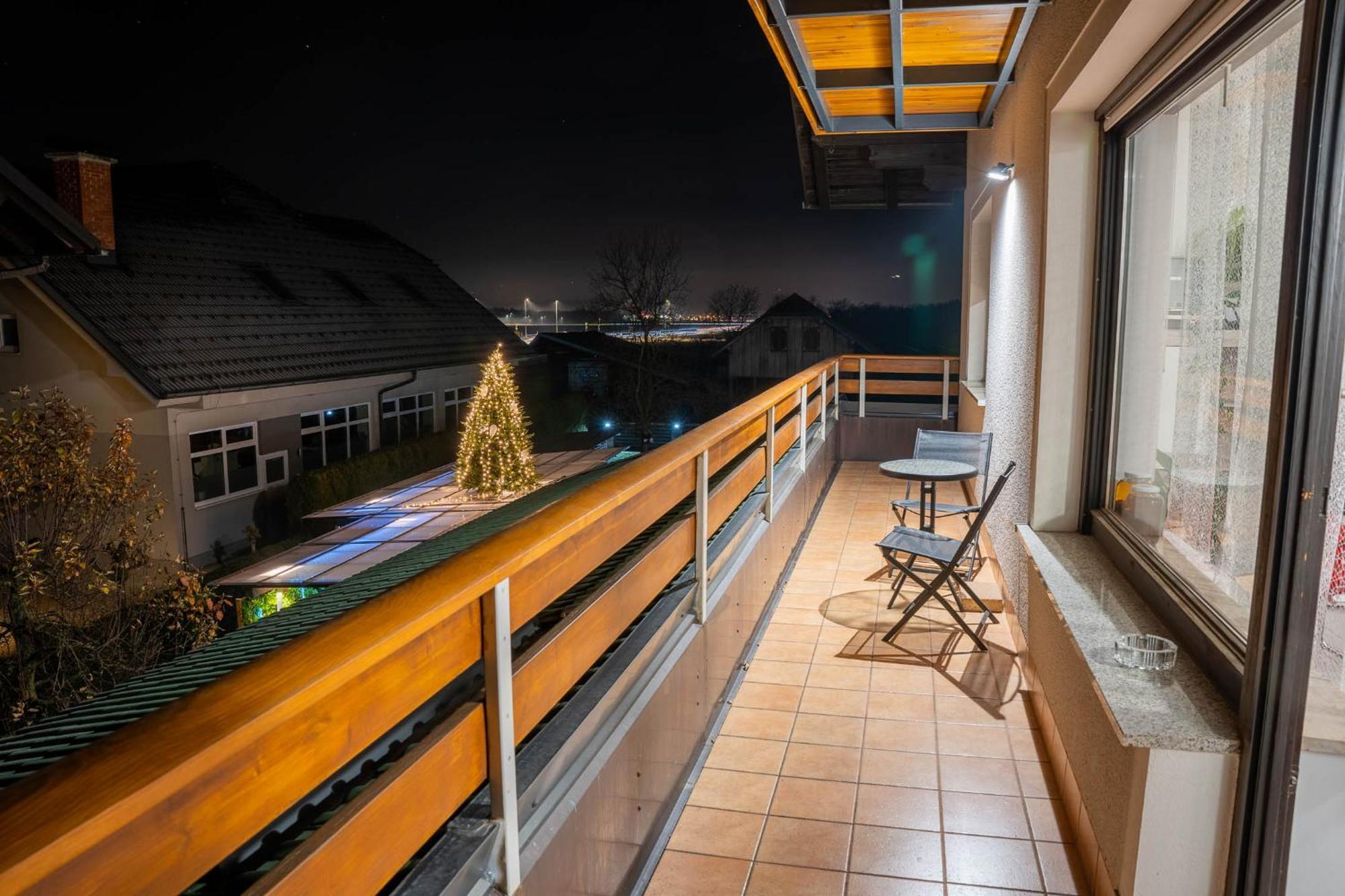 Apartma Ajja Šenčur Esterno foto