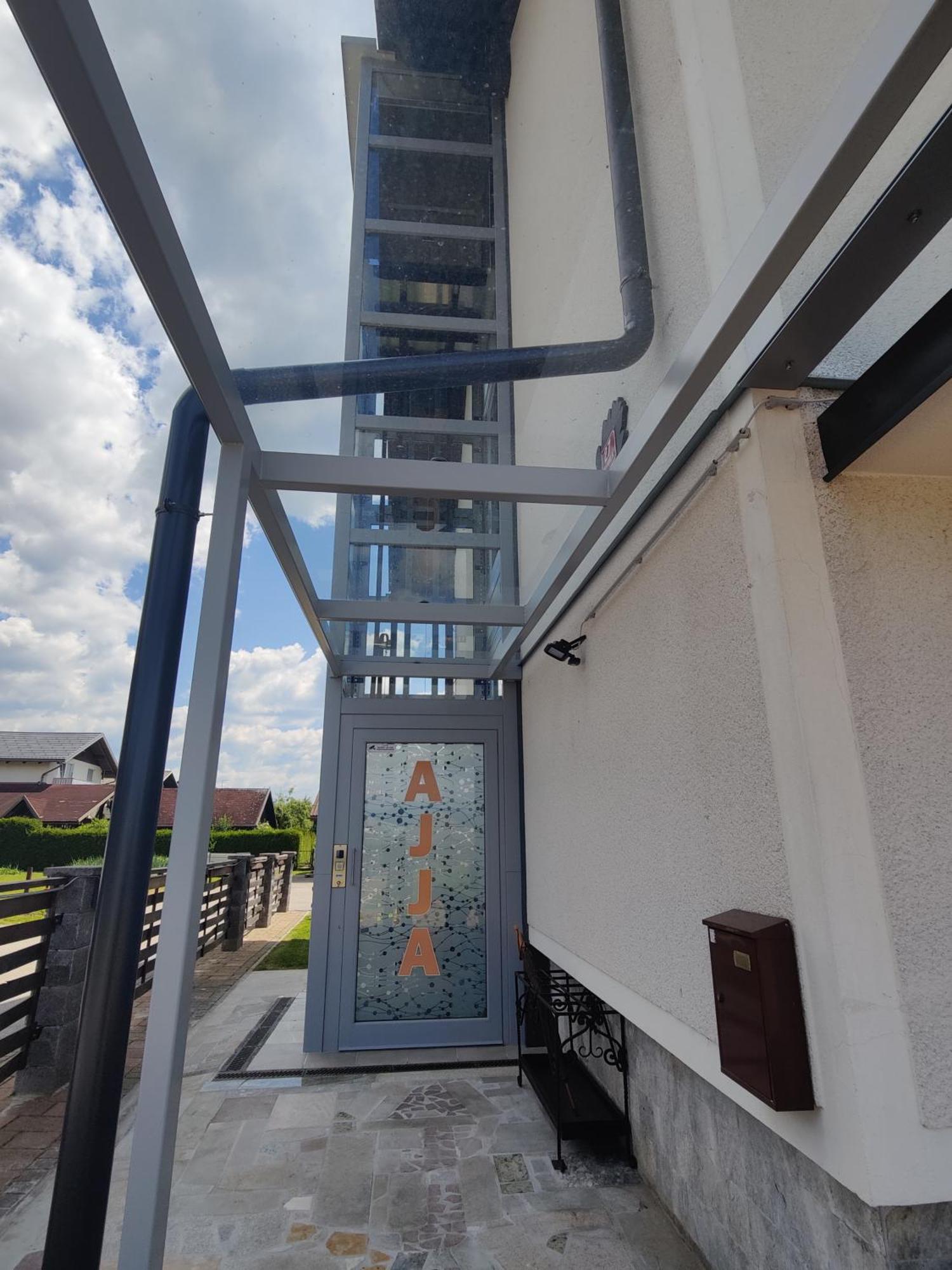 Apartma Ajja Šenčur Esterno foto