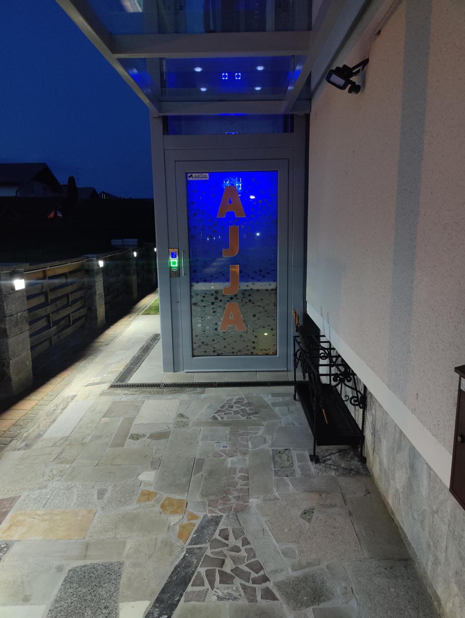 Apartma Ajja Šenčur Esterno foto